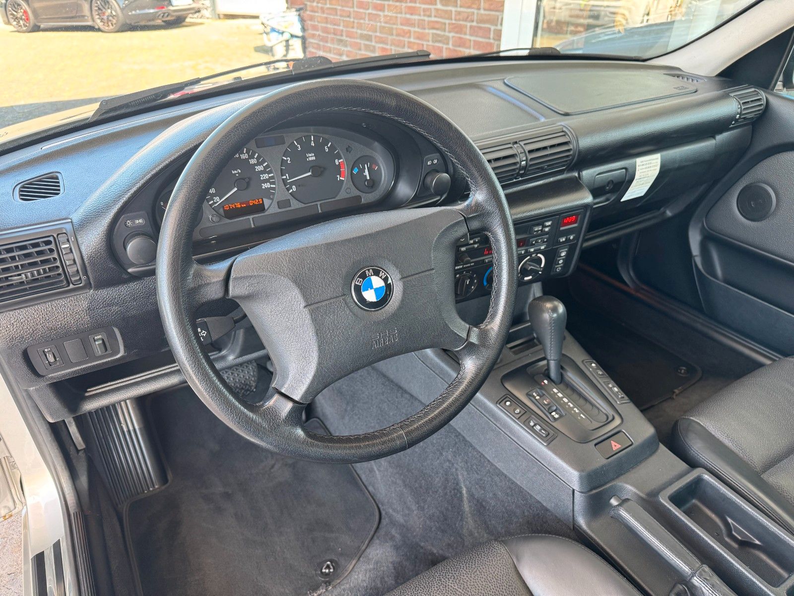 Fahrzeugabbildung BMW 316i Compact Automatik Leder/Klima/2.Hand