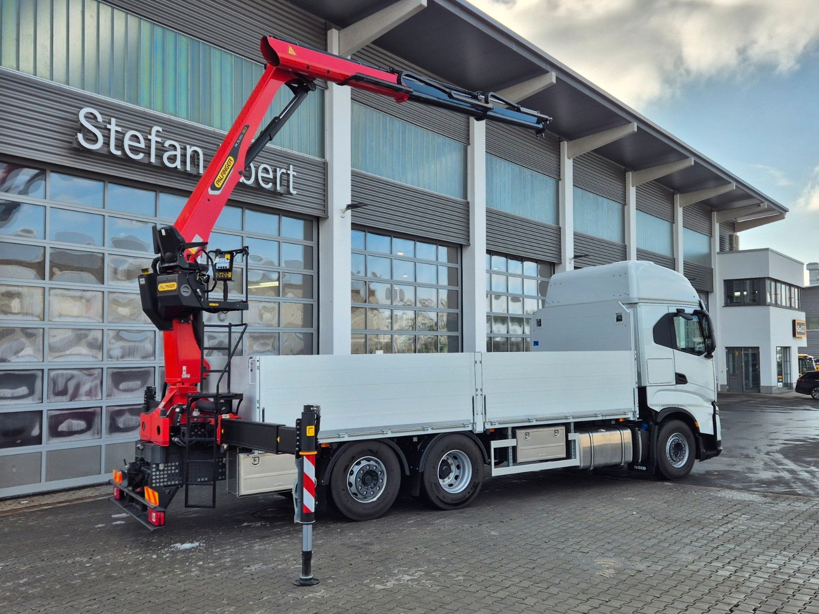 Fahrzeugabbildung Iveco X-Way 530 6x2 Palfinger PK 20.501L TEC3 Navi