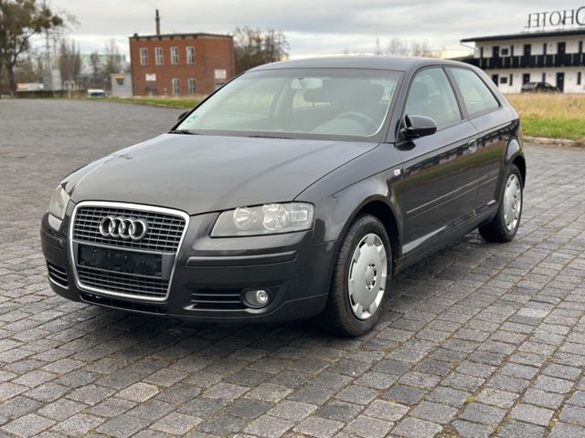 Audi A3 1.6 Attraction TÜV 01/2026