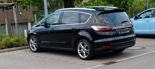 Ford S-max