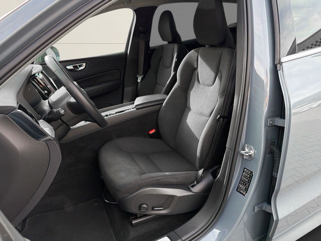 Volvo XC60 Momentum Pro 2WD