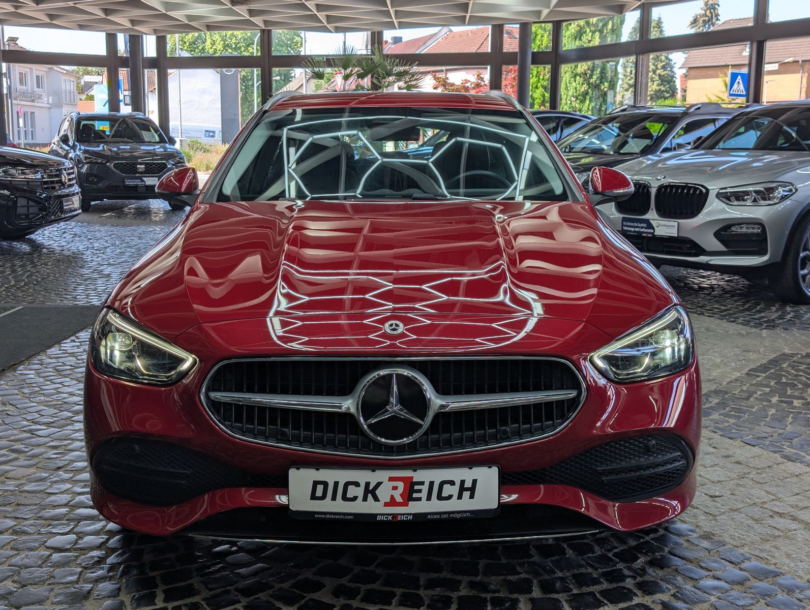 Fahrzeugabbildung Mercedes-Benz C 180 T AVANTGARDE MBUX AHK KAM VIRT AMBI WINTER