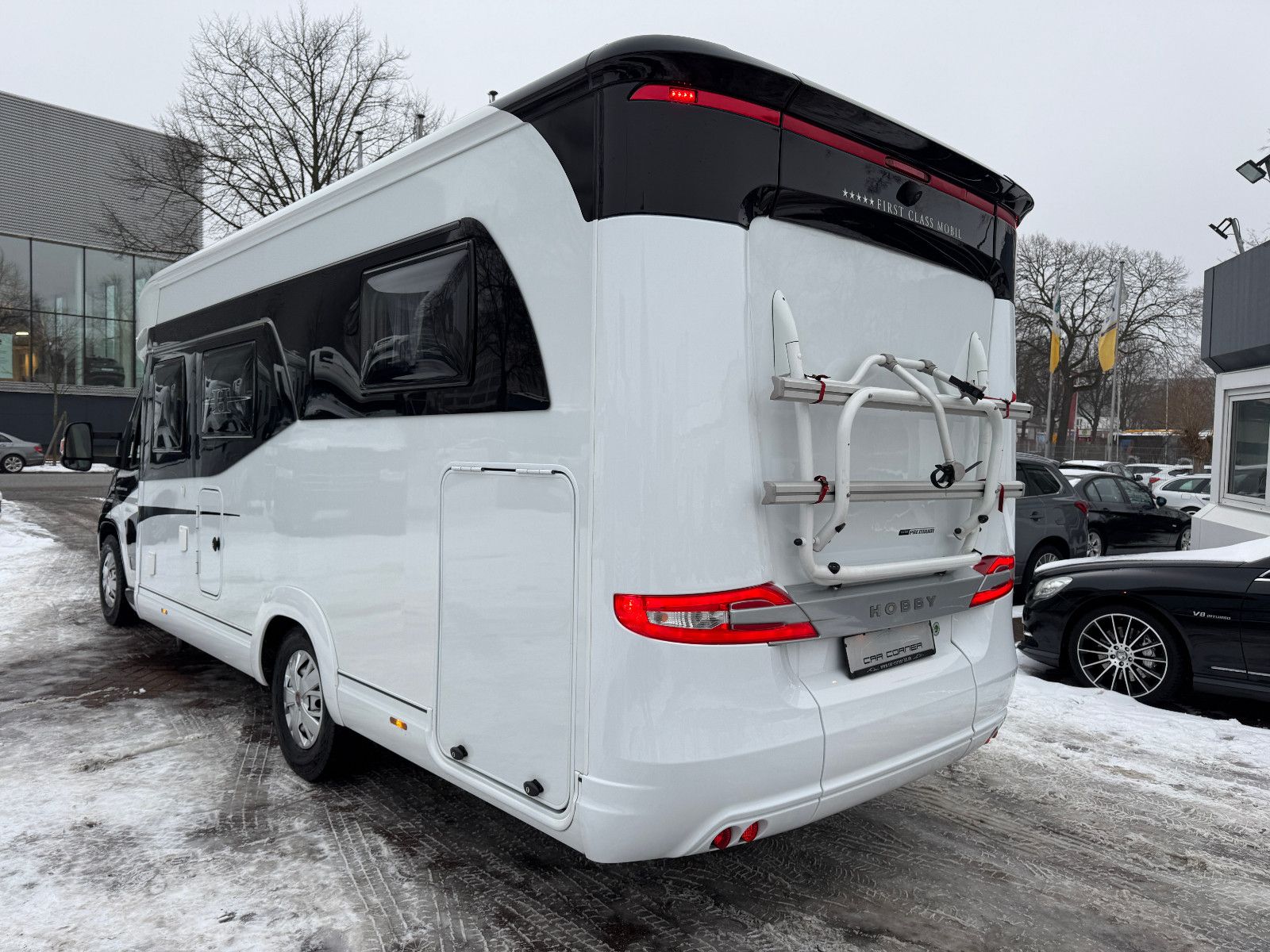 Fahrzeugabbildung Hobby PREMIUM DRIVE T 70 GE SOLAR SAT LITHIUM 2X TV