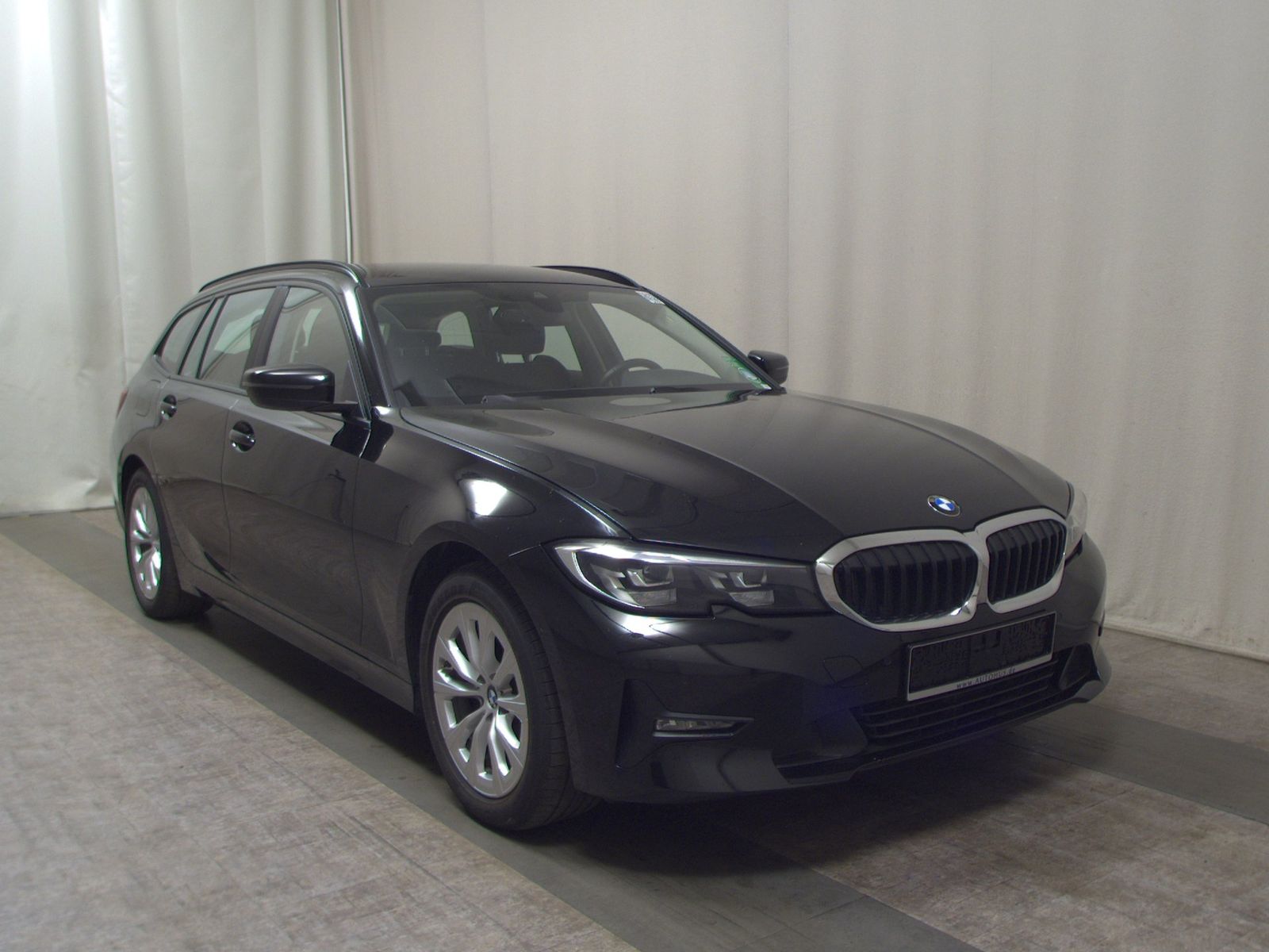 BMW 320dA Touring Advantage T-Leder Navi LED LC+ Shz imagem 3