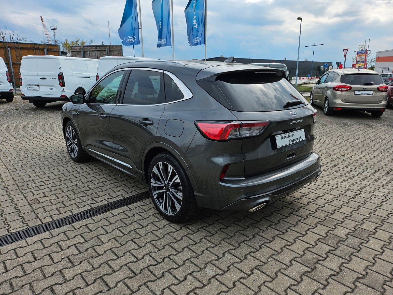 Fahrzeugabbildung Ford Kuga Plug-In Hybrid Vignale
