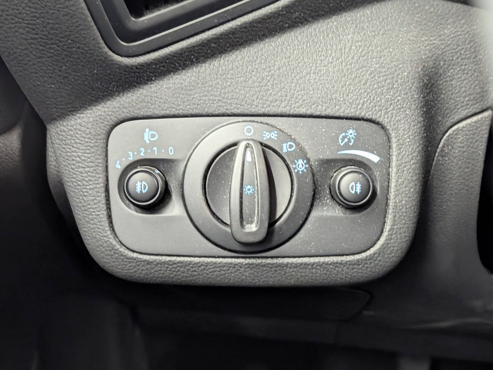 FORD C-Max 1.0 EcoBoost Cool & Connect Navi Klima SHZ – Bild 27