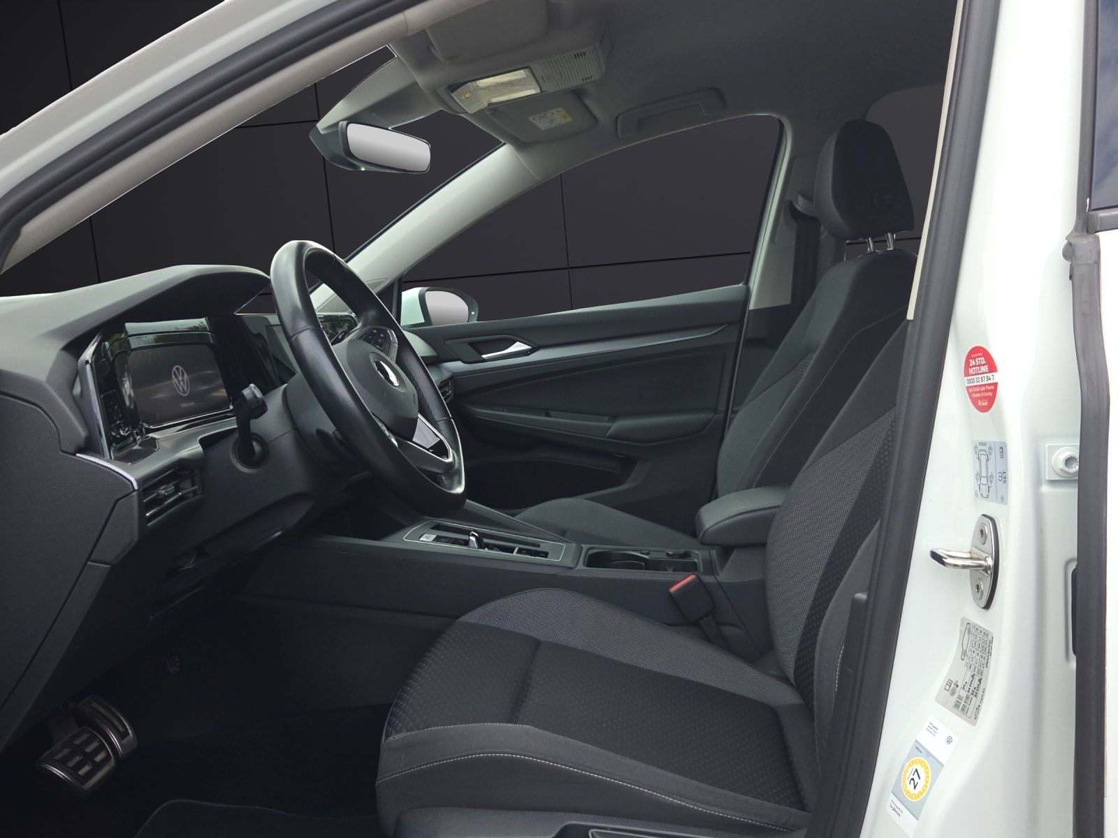 Fahrzeugabbildung Volkswagen Golf VIII Variant TDI Active DSG LED Navi AID AC