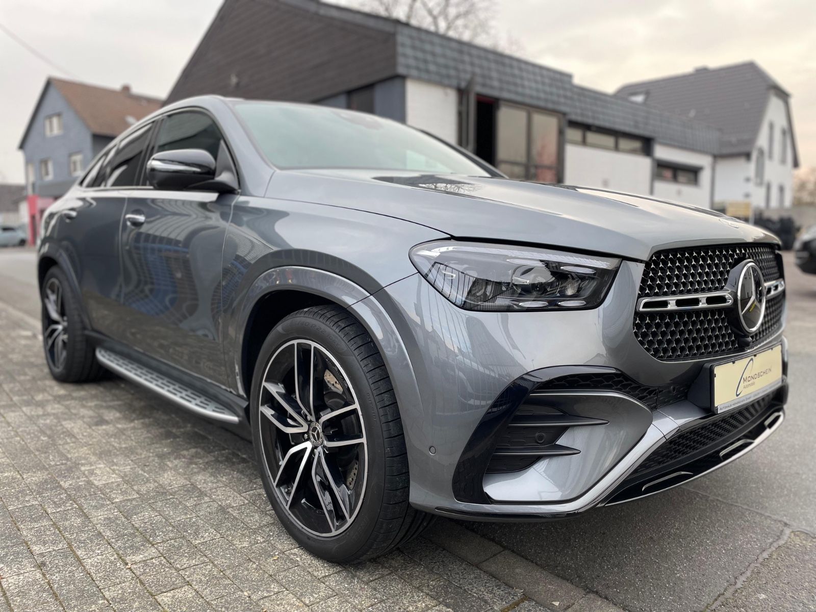 Fahrzeugabbildung Mercedes-Benz GLE 350 de Coupé Facelift |AMG|HUD|360°|22"|AHK