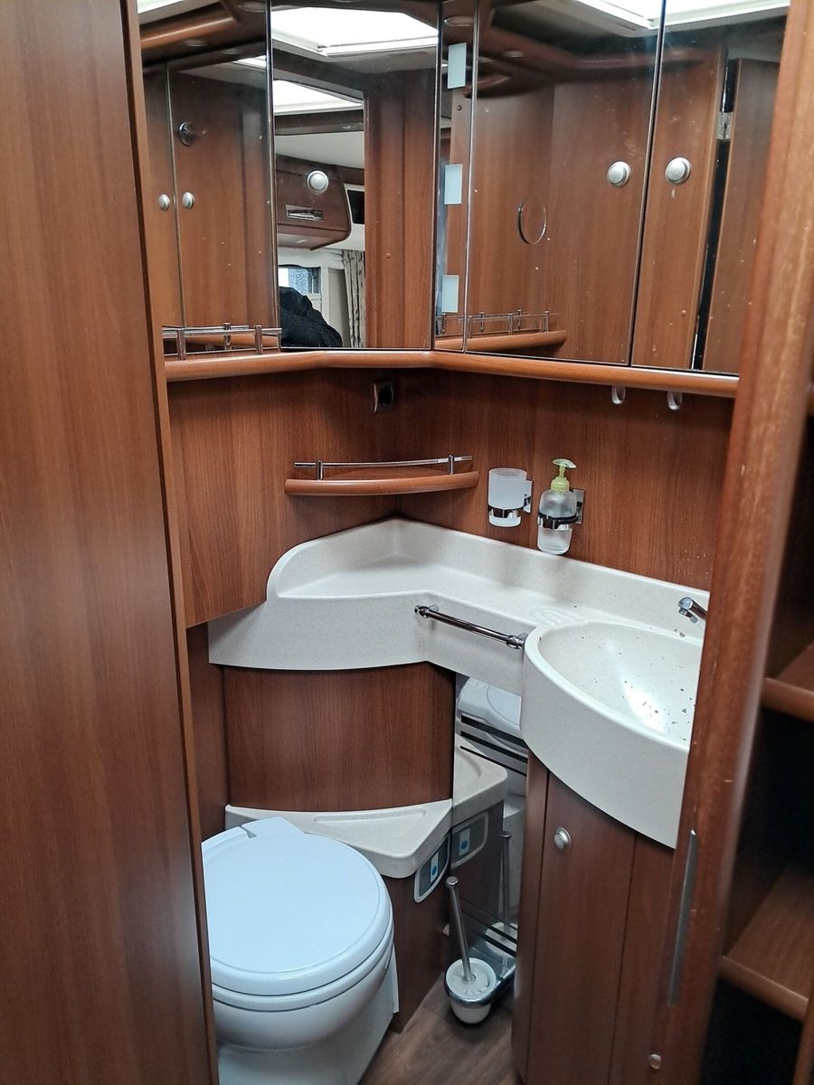 Fahrzeugabbildung Carthago chic e-line I 50 Yachting Solar, TV, Luftfederun