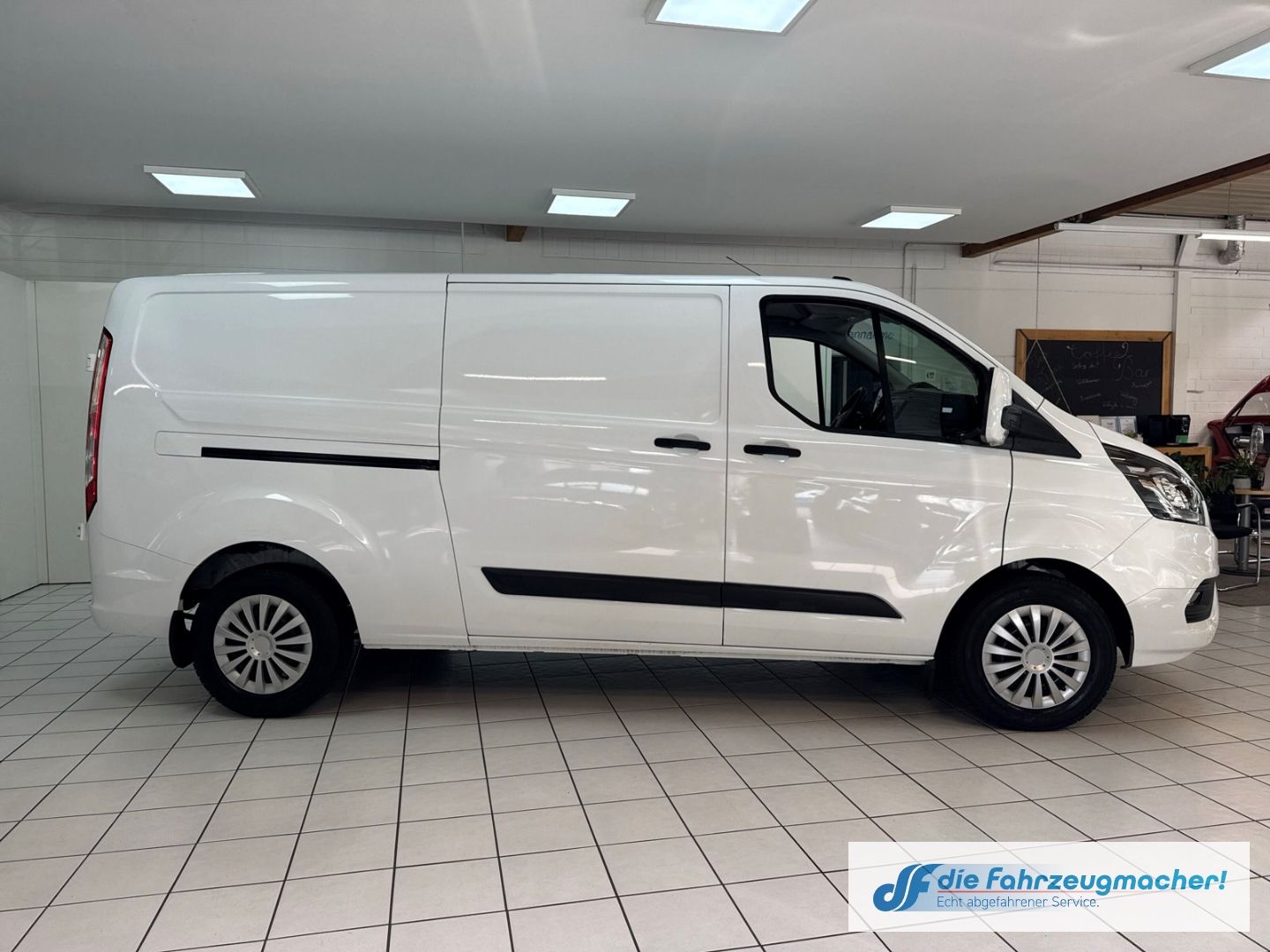 Fahrzeugabbildung Ford Transit Custom Kasten 320 L2 Trend 2.0 TDCi DAB