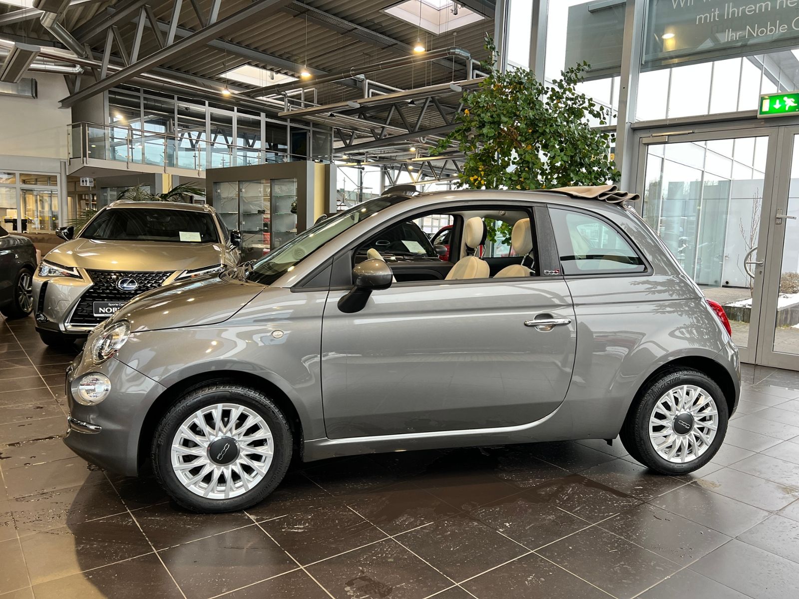 Fahrzeugabbildung Fiat 500C Cabrio Lounge KLIMA NAV GRA PDC ALU