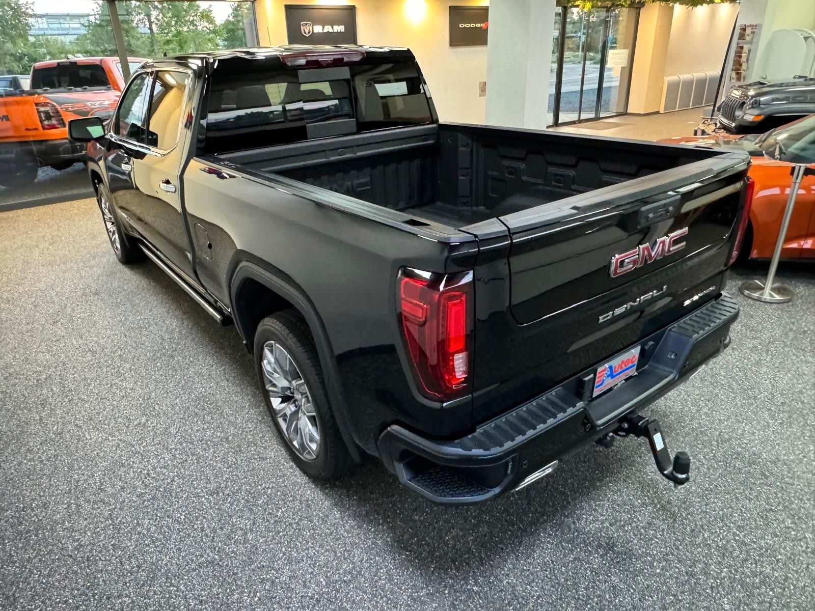 Fahrzeugabbildung GMC SIERRA DENALI 2026 - 4x4-LONG BOX 6.4"