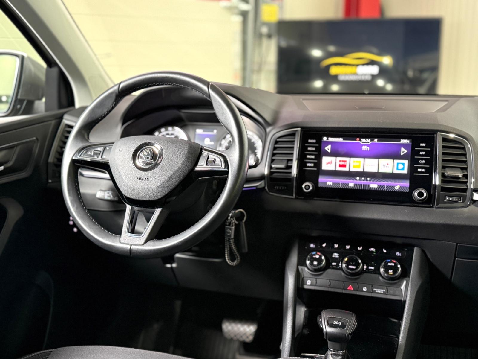 Skoda Karoq Ambition*KAMERA*AHK*ALLWETTER*CARPLAY*LED