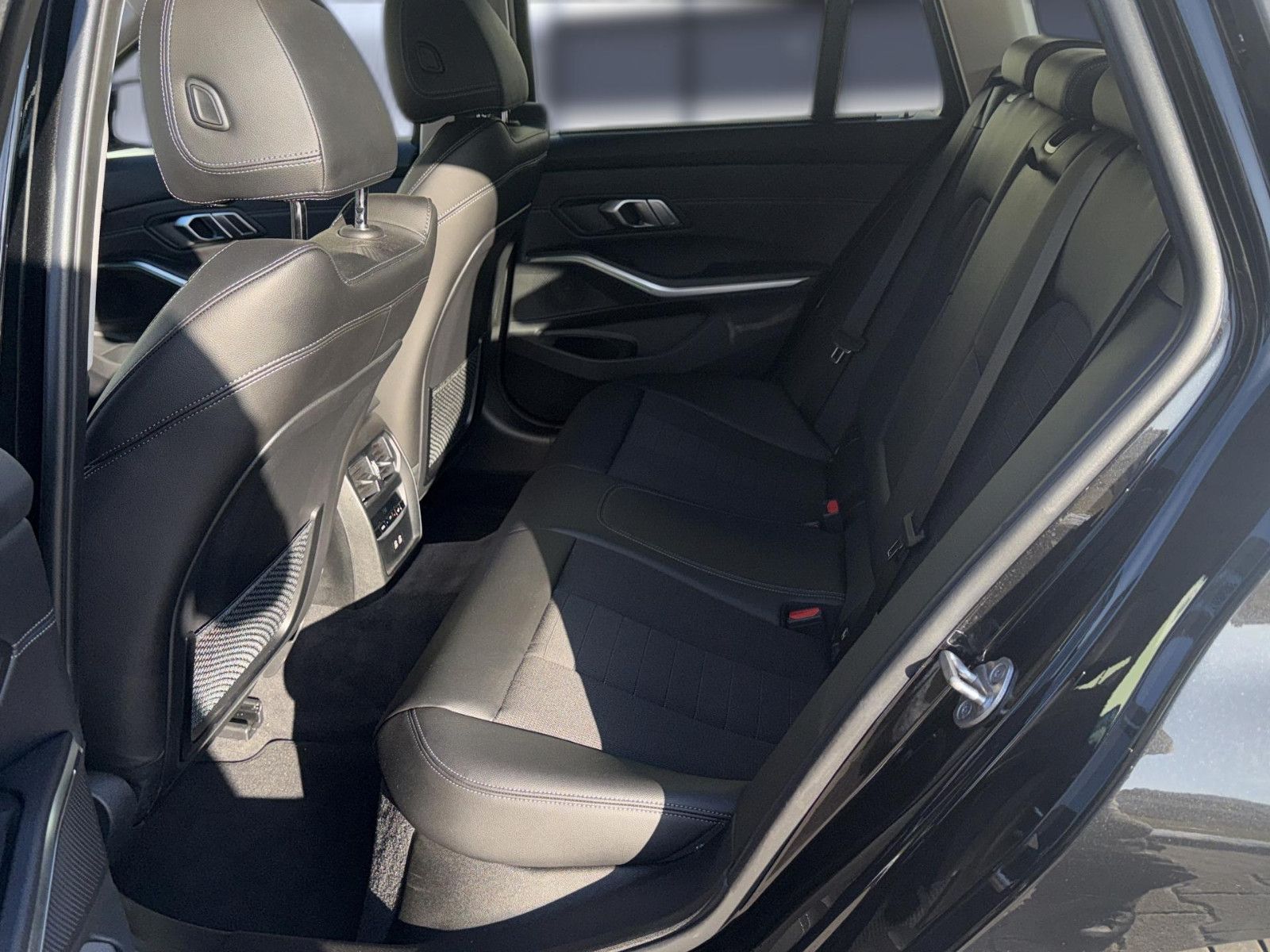 Fahrzeugabbildung BMW 320 e Sport Line/ 1. Hand / unfallfrei