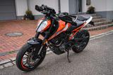 KTM Duke 125 - KTM DUKE 125