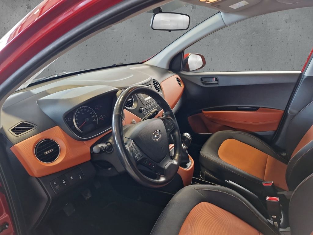 Fahrzeugabbildung Hyundai i10 1.2 FIFA World Cup Klima SHZ Radio Isofix Al