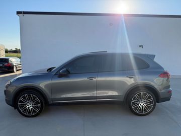 Porsche Cayenne - 5