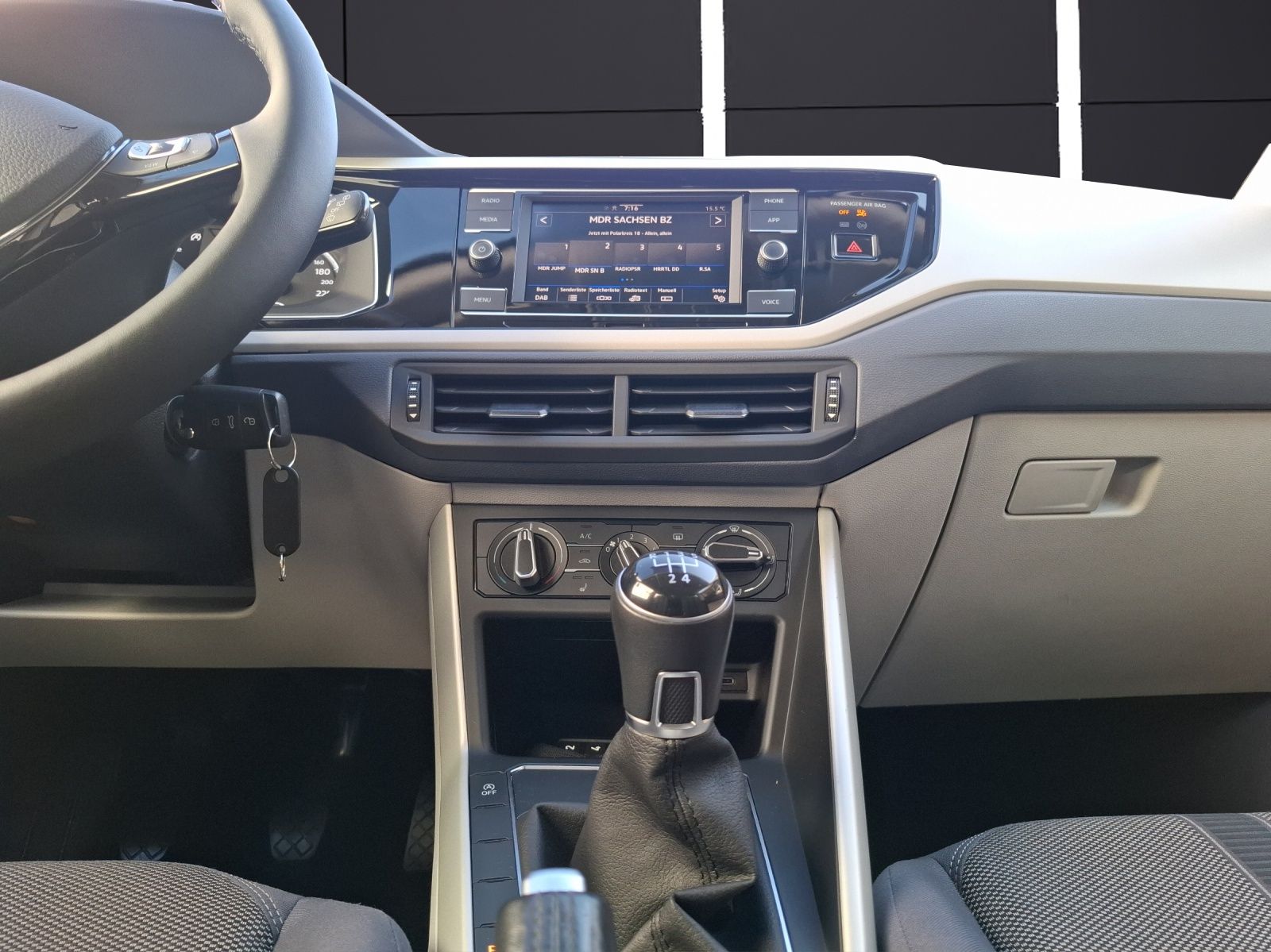 Fahrzeugabbildung Volkswagen Polo TSI Highline Klima DAB PDC SH LM