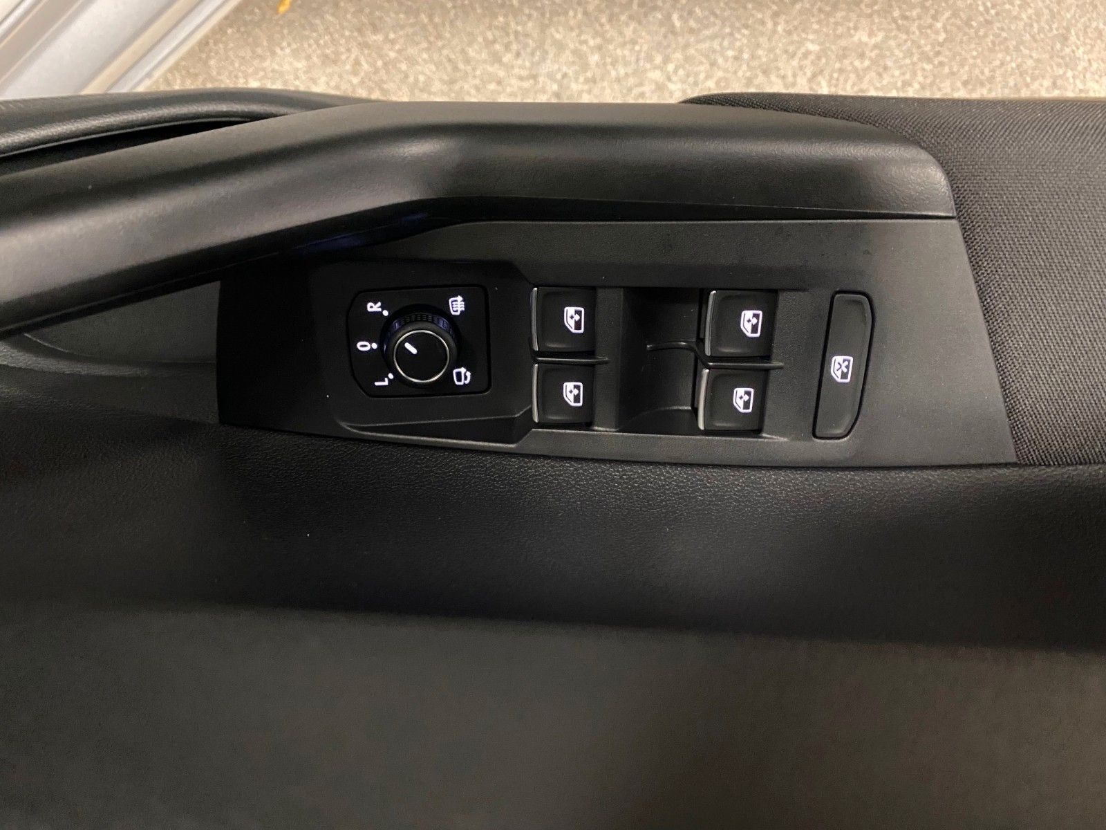 Fahrzeugabbildung Volkswagen Taigo 1.5 TSI DSG R-LINE+Black Style+ACC+Matrix+