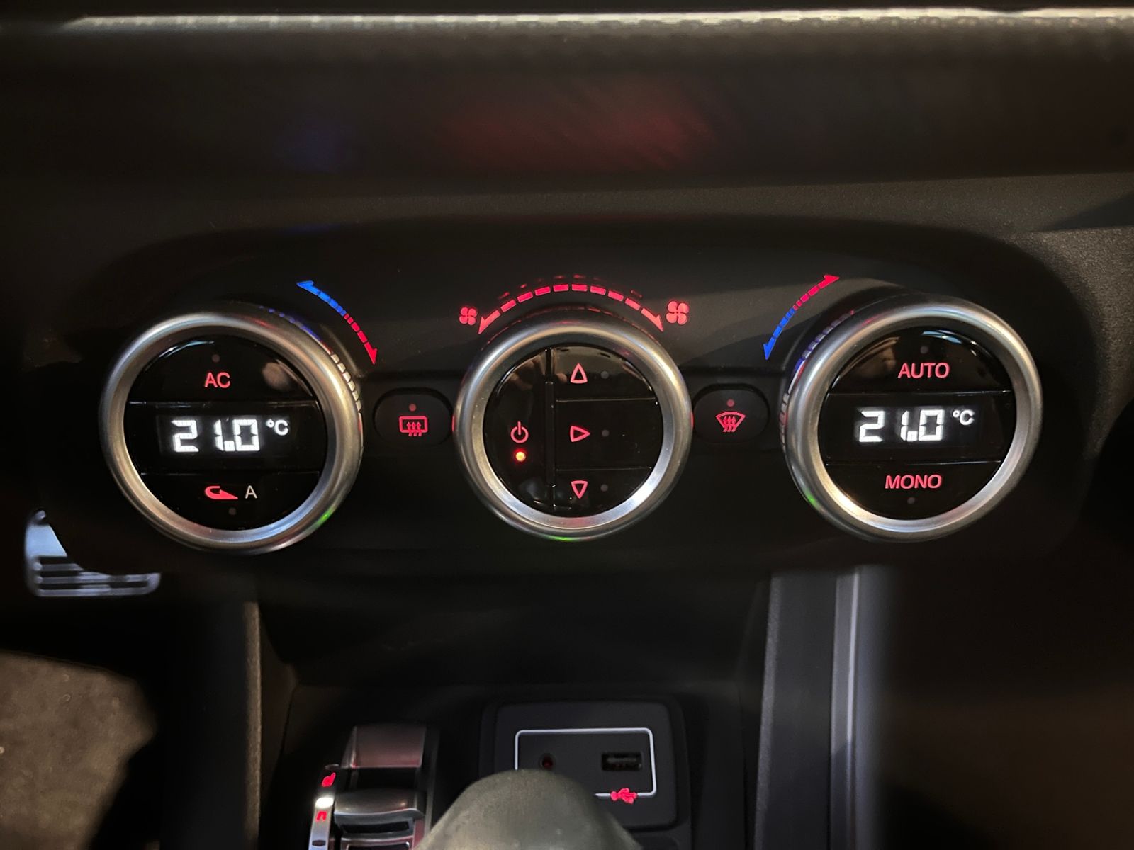 Fahrzeugabbildung Alfa Romeo Giulietta Speciale  Veloce KLIMA XENON NAVI ALU