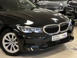 BMW 318i Aut/Panorama/AHK/Stop&Go/LenkrHeiz/Hi-Fi - BMW: Kombi, F31