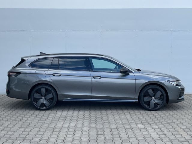 Passat R-Line 1.5 TSI eHybrid DSG HUD/AHK/360°Ka