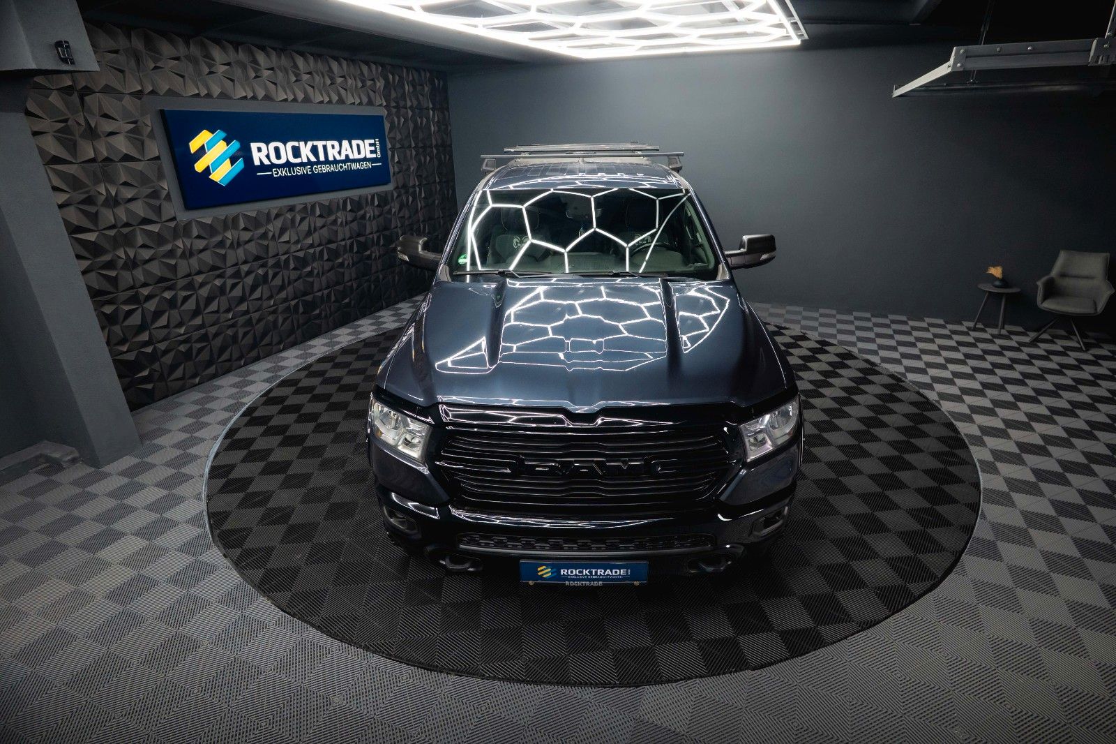 Fahrzeugabbildung Dodge RAM 5.7 V8 HEMI 4x4 Offroad Night LPG Hardtop