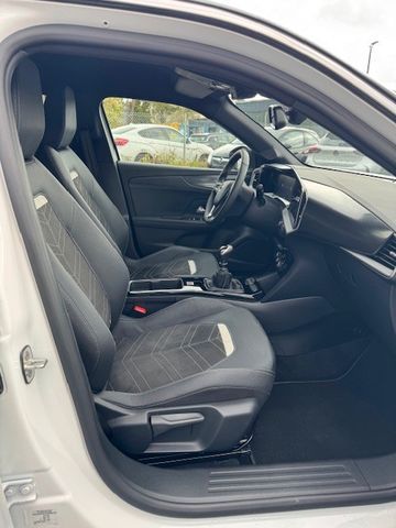 Fahrzeugabbildung Opel Mokka 1.2 Turbo Ultimate KlimaA,Navi,SHZ,ACC,PDC