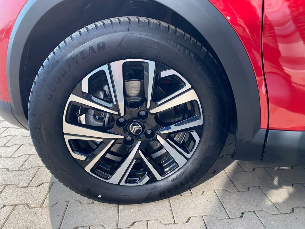 Fahrzeugabbildung Citroën C4 Benzin 130 Automatik MAX *Techno+Winterpak*