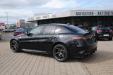 Alfa Romeo Giulia Quadrifoglio 2.9 V6 Assistenz-Paket - Alfa Romeo: Quadrifoglio