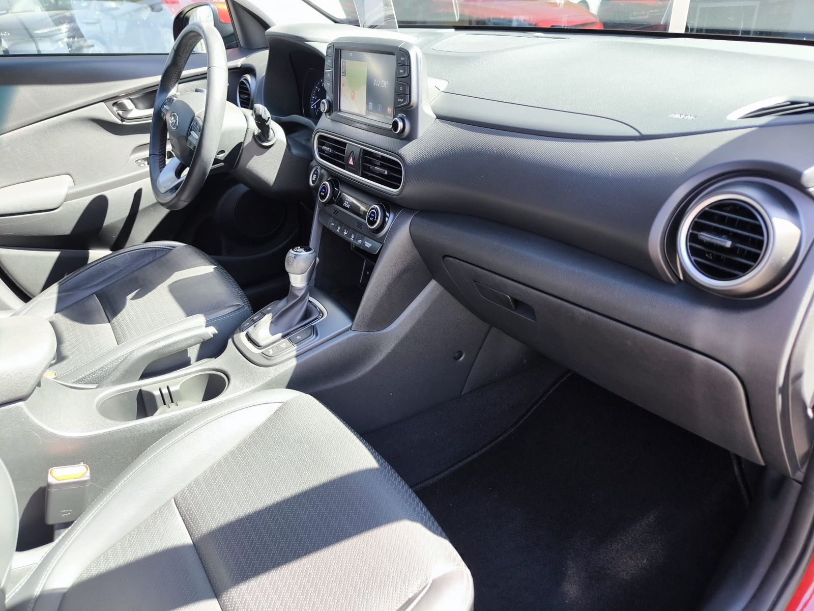 Fahrzeugabbildung Hyundai Kona Premium GLASD+LED+NAVI+KAM+SHZ+AHK+ACC+