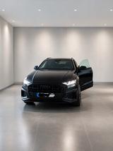 Audi Q8 55 / 3x S-Line, Competition Plus / V6 3.0TFSI - Audi Q8: Competition Plus