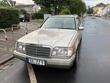 Mercedes-Benz E220 TE rauchsilber  - Mercedes-Benz 220: Te