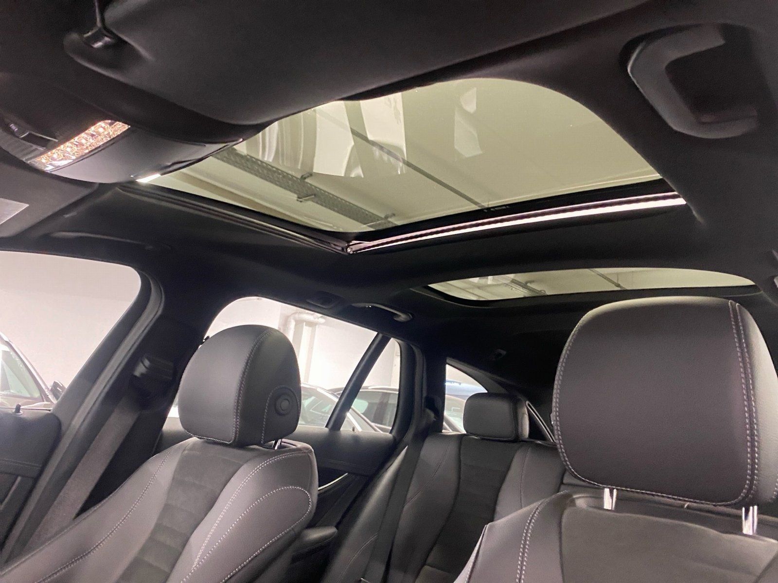 Fahrzeugabbildung Mercedes-Benz E 300 de 4MATIC*AMG*DISTRONIC*LED*AHK*Pano-Dach*