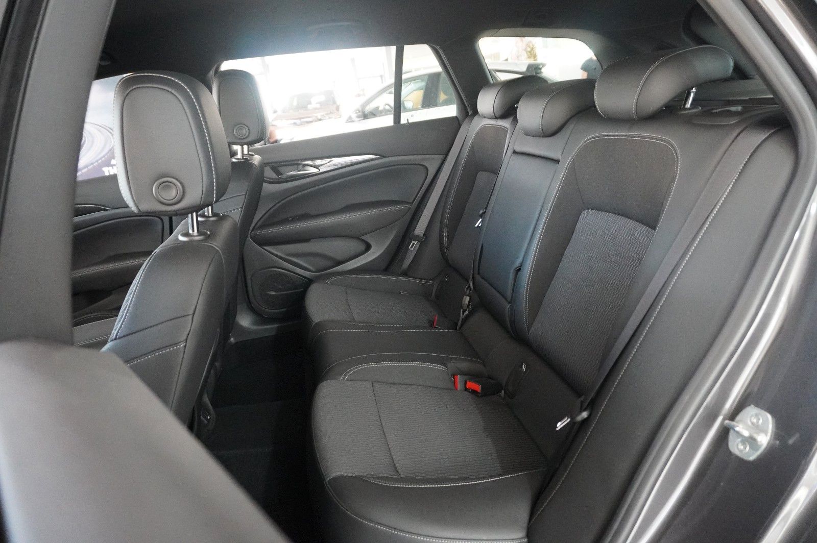 Fahrzeugabbildung Opel Insignia B ST 2.0D BUSINESS NAVI/LED/KAMERA/HUD