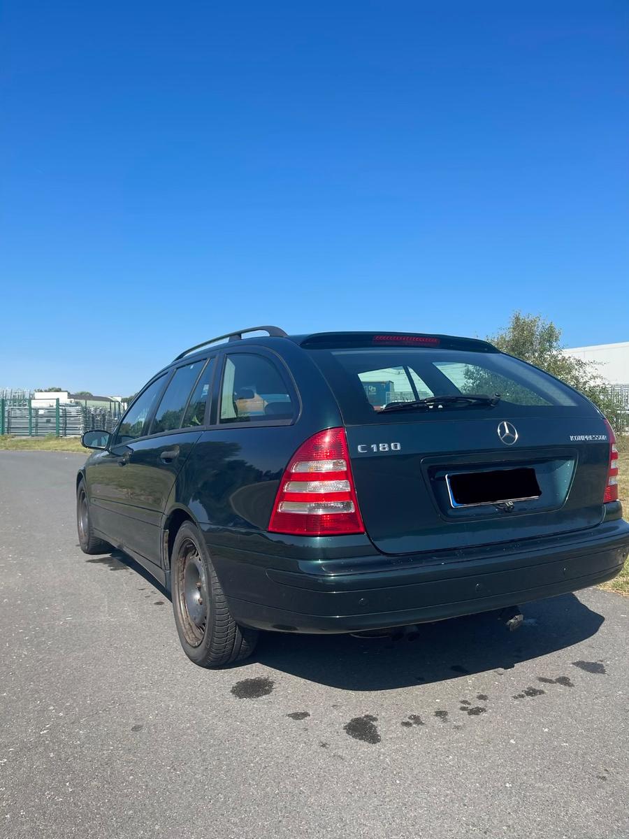 Mercedes-Benz C180 2005 — engine 1.798 cm³, 143 HP (105kW)