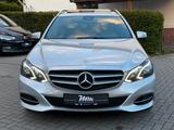 Mercedes-Benz E220 Avantgarde 4Matic*Leder*Kamera*HarmanKardon - Mercedes-Benz E 220: 4matic