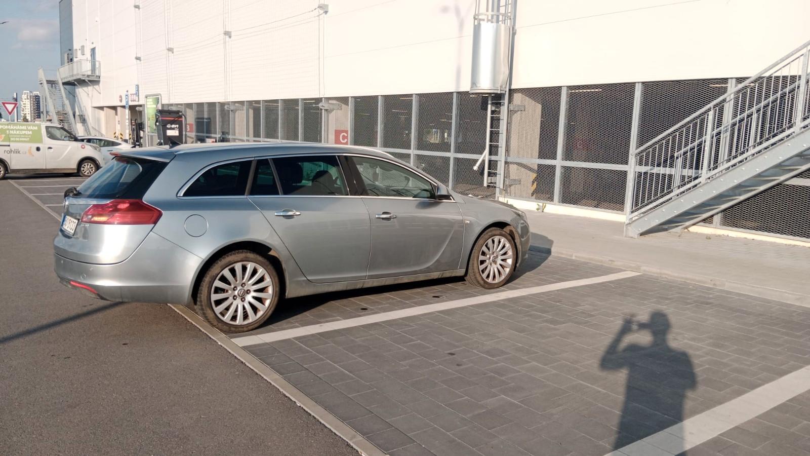 Opel Insignia 2011 — interior