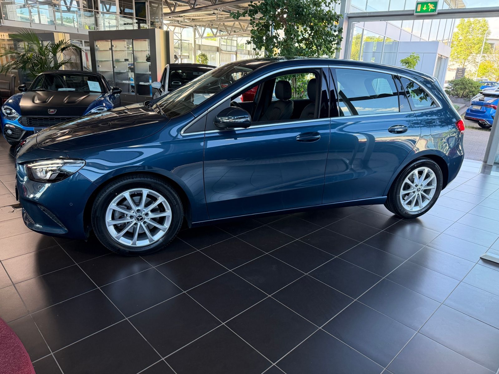 Fahrzeugabbildung Mercedes-Benz B 200 Progressive KLIMA LED NAV RFK SHZ ALU