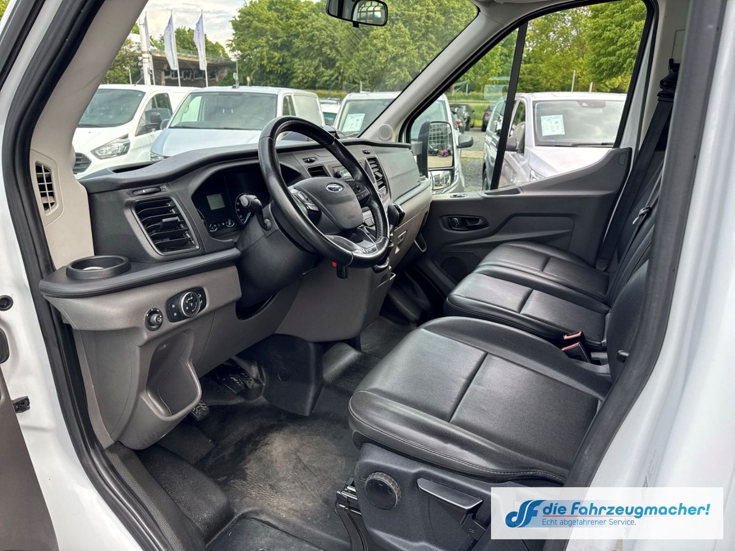 Fahrzeugabbildung Ford Transit Pritsche 310 L2 Doppelkabine Trend AHK D