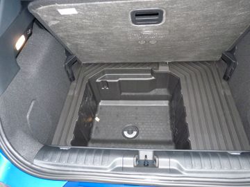 Fahrzeugabbildung Ford Puma ST-Line LED Kamera Parkpilot Winterpaket
