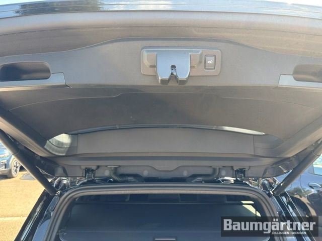 Fahrzeugabbildung Renault Espace Techno E-Tech Hybrid 200 7-Sitzer/Kamera - mit KI generiert/bearbeitet