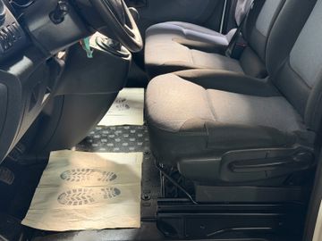 Opel Vivaro - 8