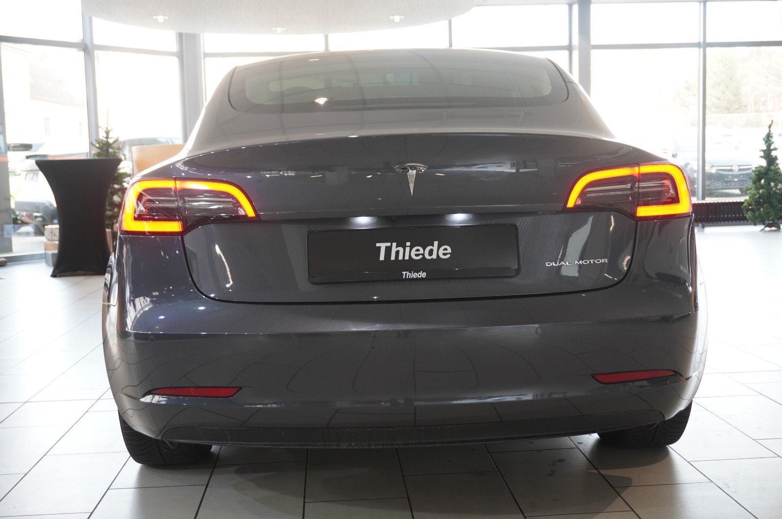 Fahrzeugabbildung Tesla Model 3 LONGRANGE DUAL-MOTOR NAVI/KAMERA/SH/PANO