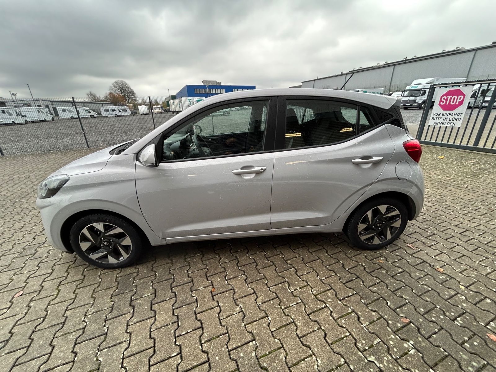 Fahrzeugabbildung Hyundai i10 Trend Komfort Paket Navi RFK SHZ