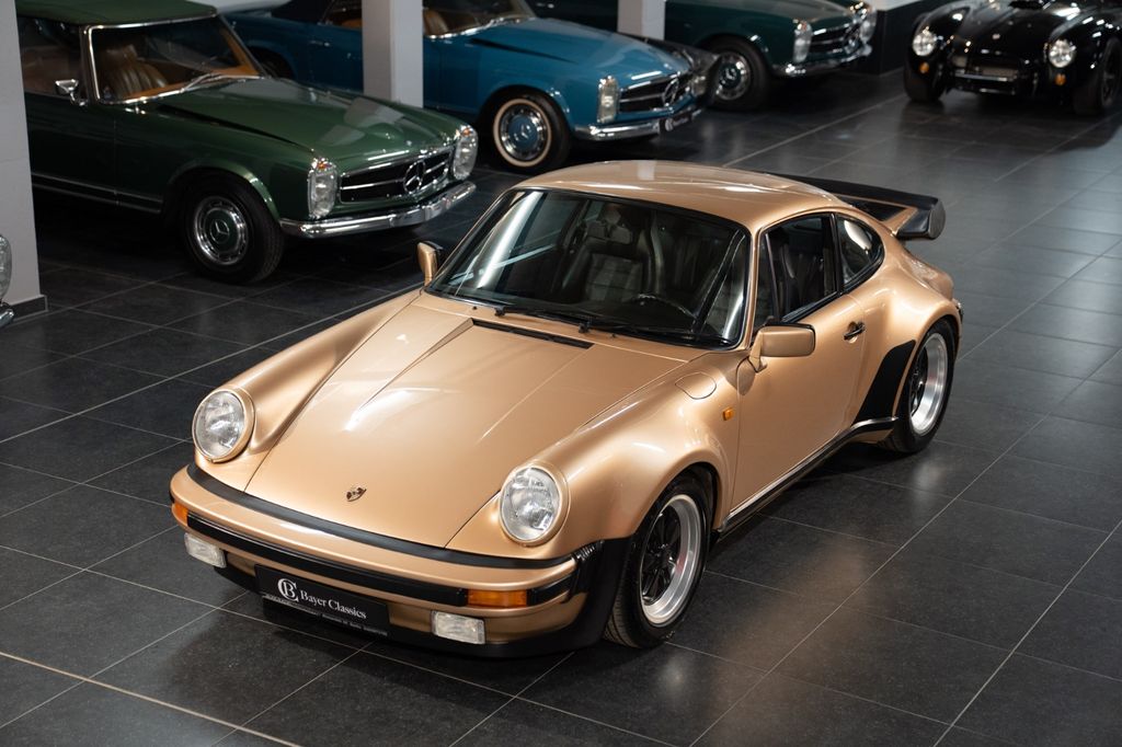 Porsche 930