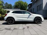 Mercedes-Benz GLA Mercedes - : Mercedes