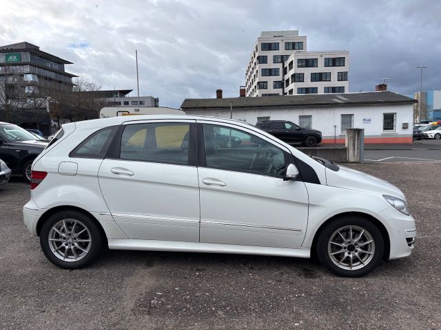 Mercedes-Benz B 180 CDI ~Teil-Leder~SHZ~PDC~Alus