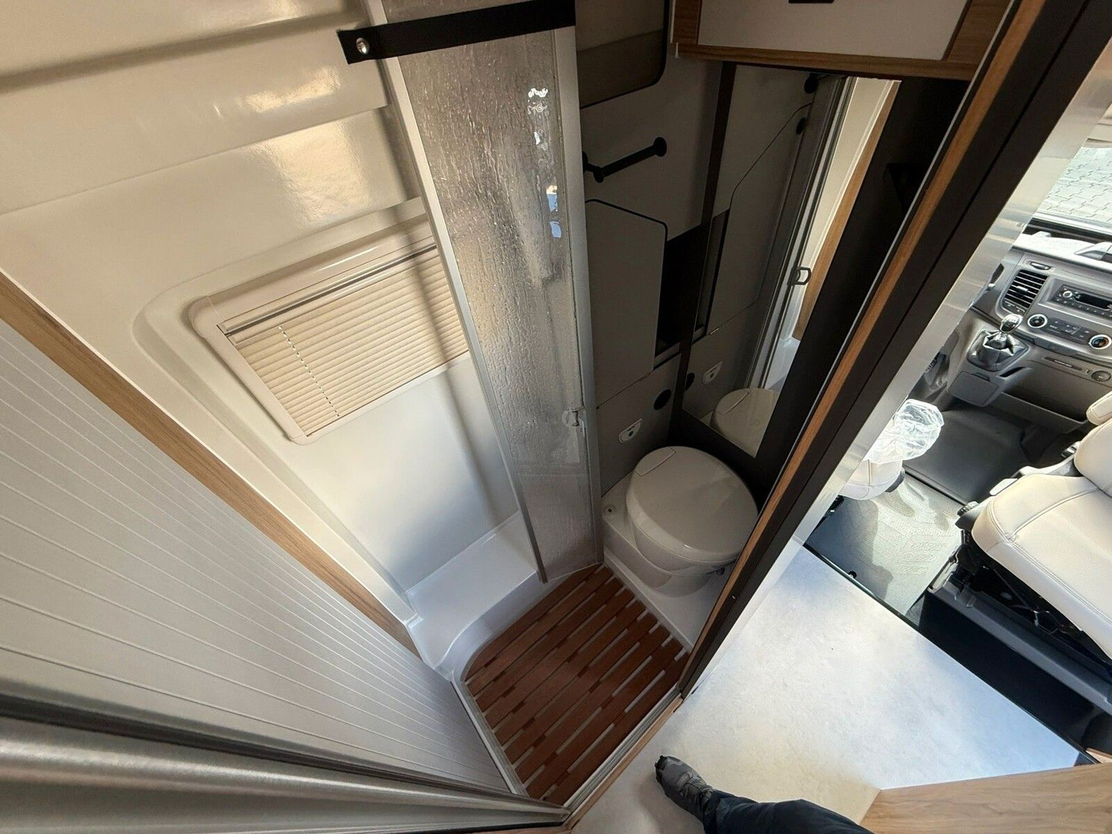 Fahrzeugabbildung Karmann Dexter 4x4 DE 570 AW Allrad 4x4, Rückfahrkamera