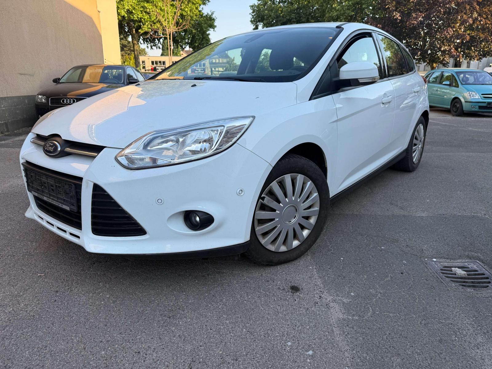 Ford Focus Sync Edition-TÜV NEU  SERVICE NEU